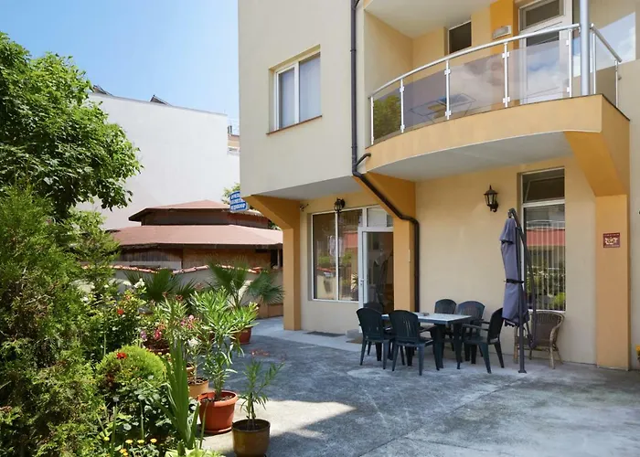 Къща за гости Plechkarovi 3*